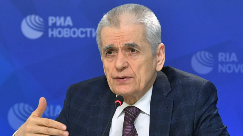 Онищенко назвал возможные сроки возвращения коронавируса в Россию
