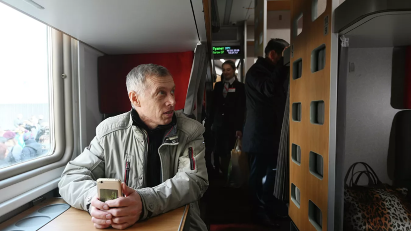В ОП предложили запретить продажу алкоголя в вагонах-ресторанах