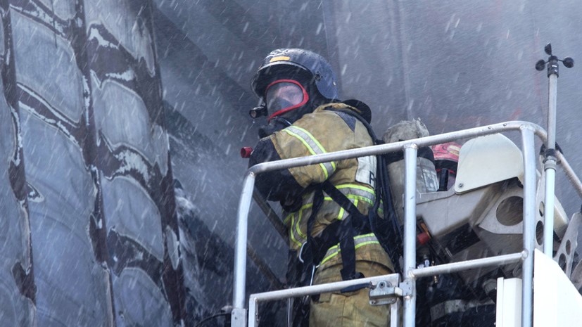 Пожар произошёл в здании филиала «Татнефтепродукта» в Казани