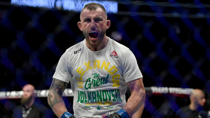 Волкановски одолел Холлоуэя и сохранил титул чемпиона UFC в полулёгком весе