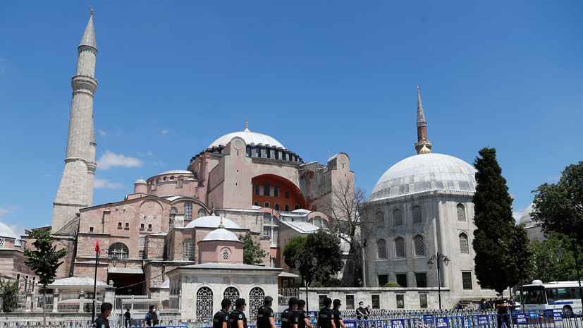 Папа Римский опечален решением Турции по статусу собора Святой Софии