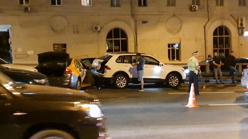 В Москве произошло ДТП с участием пяти автомобилей