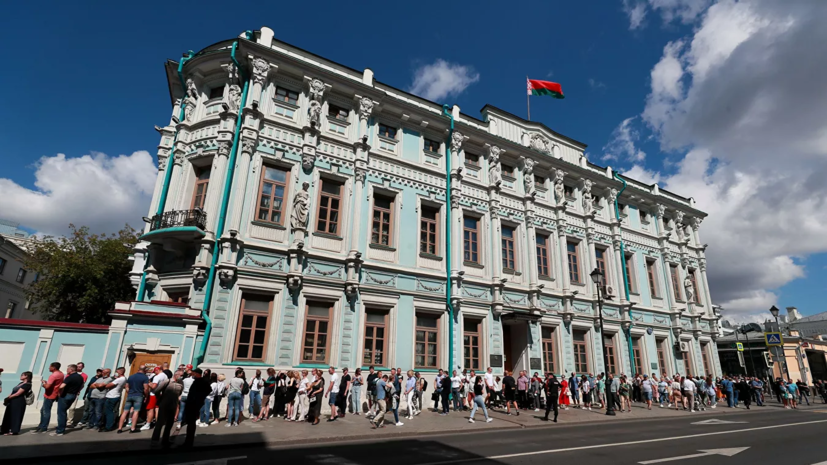 В посольстве Белоруссии в Москве заявили, что работают на пределе