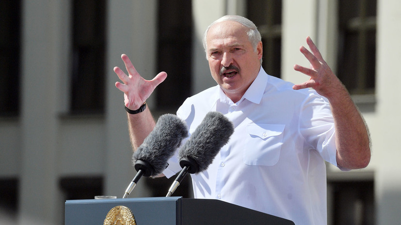 «Я стою перед вами на коленях»: Лукашенко выступил перед своими сторонниками в Минске