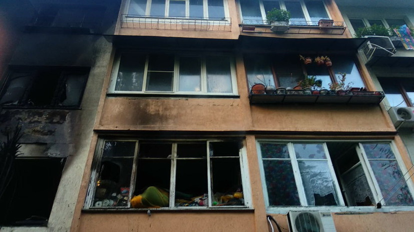 Из пятиэтажного дома в Сочи эвакуировали 15 человек из-за пожара Из пятиэтажного дома в Сочи эвакуировали 15 человек из-за пожара