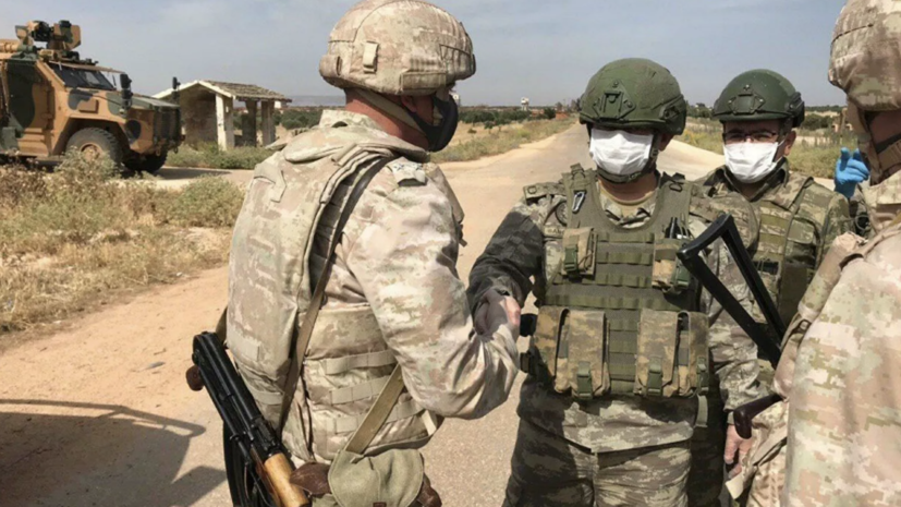 Военные России и Турции провели совместную тренировку в Сирии Военные России и Турции провели совместную тренировку в Сирии