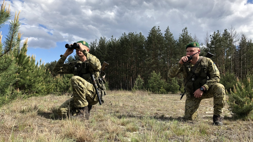 Украина усиливает охрану границы с Белоруссией Украина усиливает охрану границы с Белоруссией