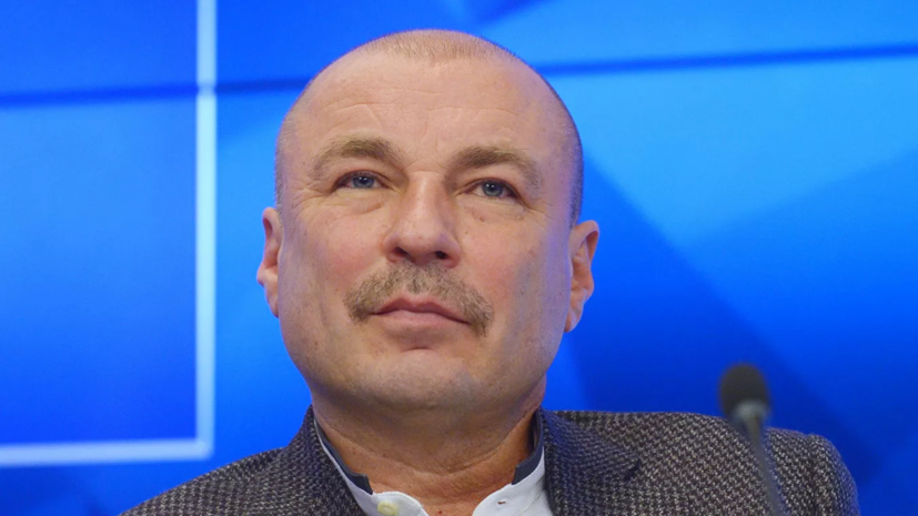 Жулин считает, что Тутберидзе сможет найти подход к Медведевой Жулин считает, что Тутберидзе сможет найти подход к Медведевой