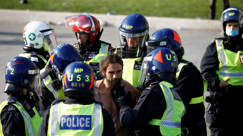 Десять человек задержаны в ходе протестов против ограничений в Лондоне