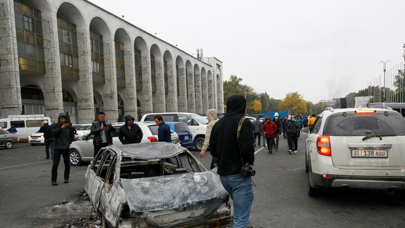 В Кремле заявили об обеспокоенности ситуацией в Киргизии В Кремле заявили об обеспокоенности ситуацией в Киргизии