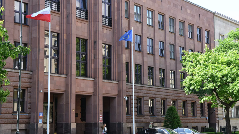 Польша отозвала часть дипперсонала из Белоруссии для консультаций