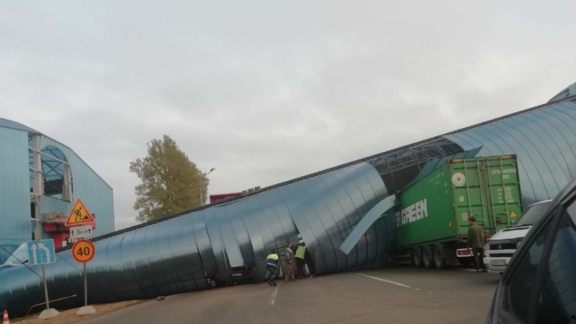 An overground crossing collapsed in the Leningrad region – RT in Russian