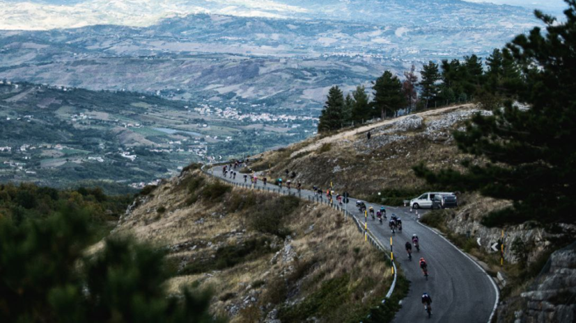 Двое велогонщиков на «Джиро д'Италия» сдали положительные тесты на коронавирус