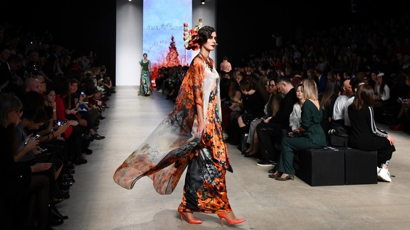 Неделю моды Mercedes-Benz Fashion Week проведут на отдельных площадках из-за пандемии Неделю моды Mercedes-Benz Fashion Week проведут на отдельных площадках из-за пандемии