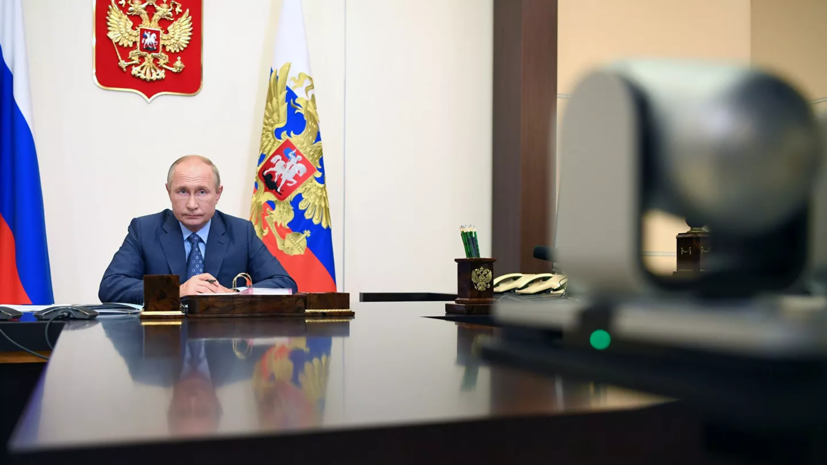 Путин оценил идею показывать отечественные фильмы в школах