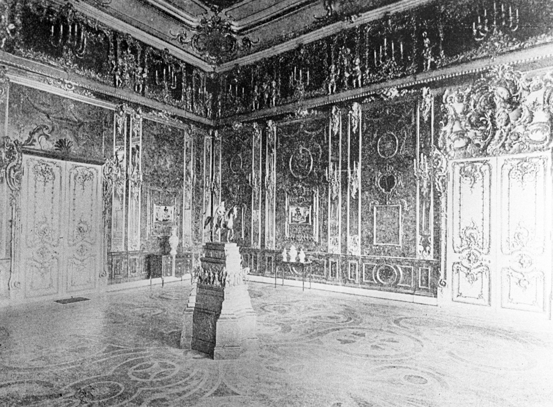 Как выглядела янтарная комната до войны фото