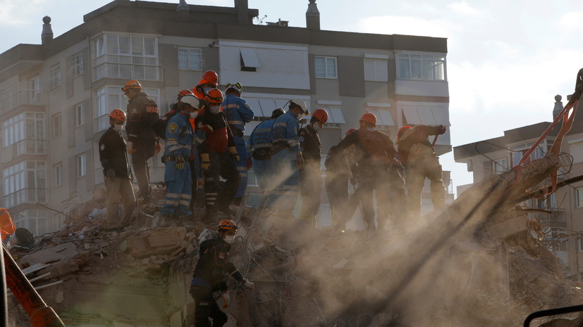Число жертв землетрясения в Турции достигло 60
