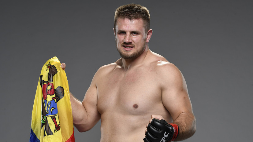 Романов досрочно победил Лиму в первом раунде на UFC Fight Night 181