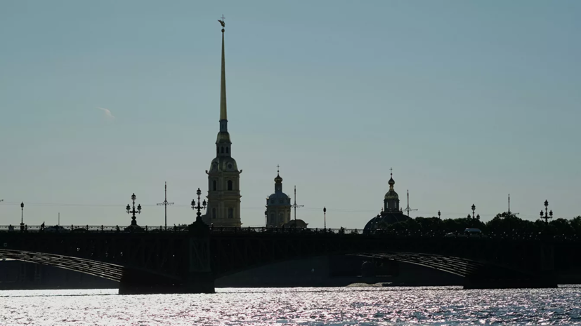 В Петербурге прошло городское световое шоу «Чудо света» В Петербурге прошло городское световое шоу «Чудо света»