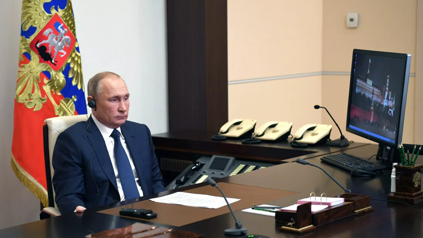 Путин подписал закон о запрете омбудсменам иметь зарубежные счета