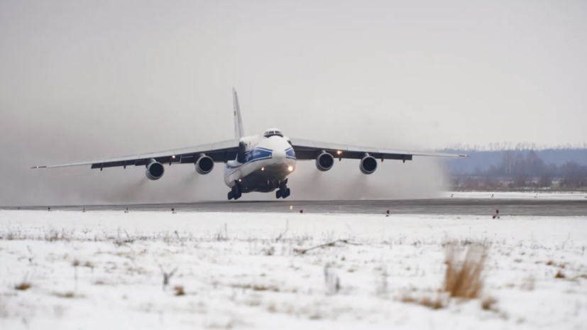 В Новосибирске из-за проблем с двигателем вынужденно сел Ан-124
