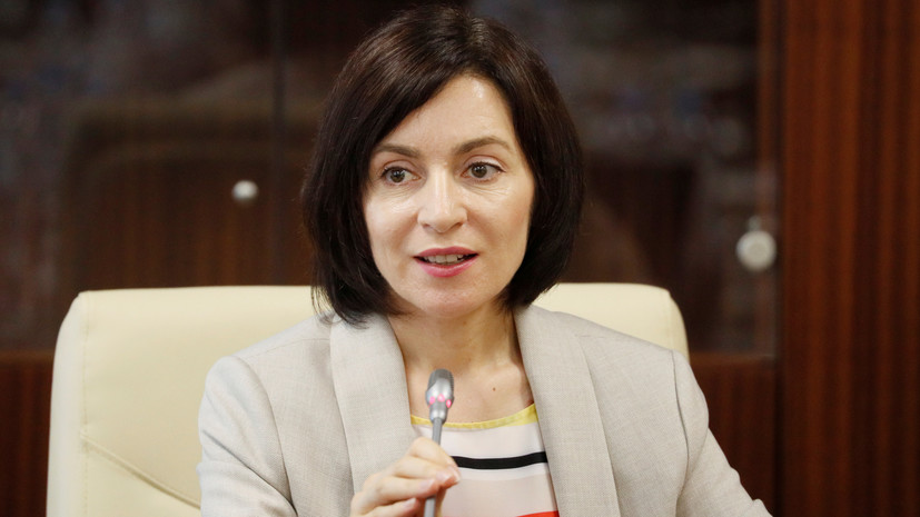 Зеленский поздравил Санду с победой на выборах президента Молдавии