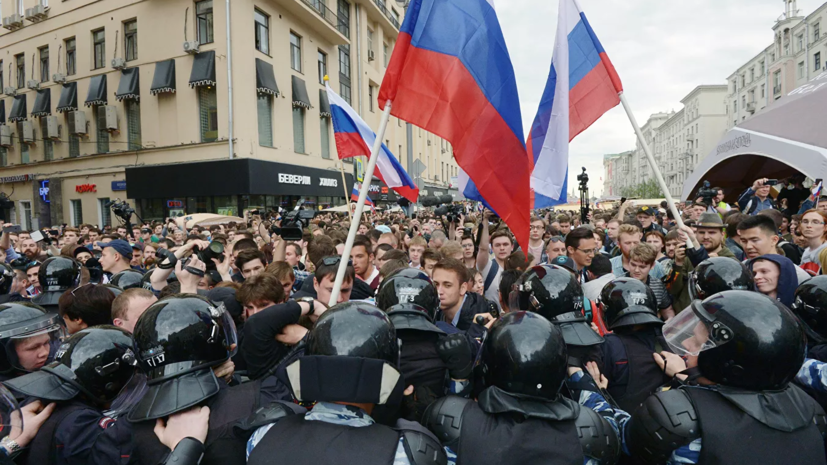 В Госдуму внесли проект о запрете финансирования митингов из-за рубежа