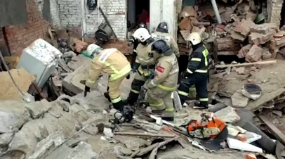 Видео с места обрушения гаражей в Мытищах