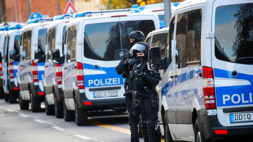 При наезде автомобиля на пешеходов в Германии пострадало до 15 человек