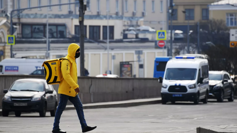 В Москве социальные работники выполнили 14 тысяч заявок по доставке продуктов