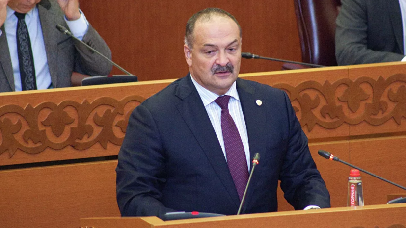 Заболевший коронавирусом врио главы Дагестана переведён в больницу в Москве