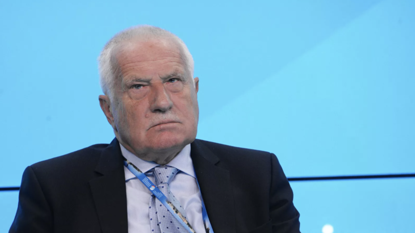 Экс-президента Чехии оштрафовали за неправильное ношение маски