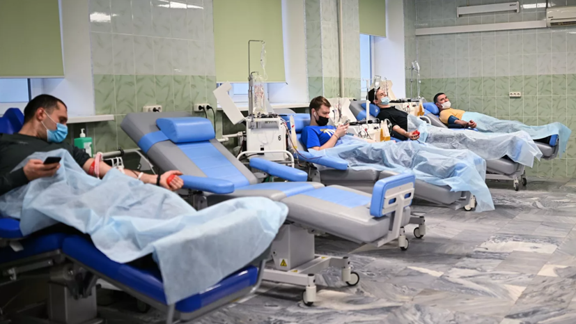 Более 5 тысяч пациентов в Москве получили плазму с антителами к COVID-19