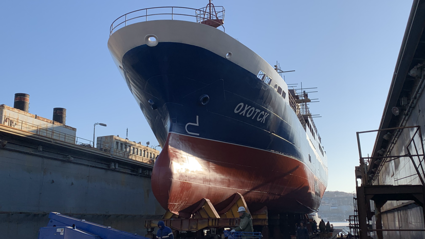 Первое краболовное судно, построенное на Дальнем Востоке, спустили на воду