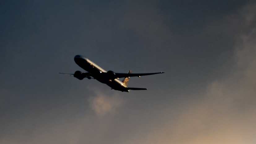 Посольство проверяет данные о россиянах на пропавшем в Индонезии Boeing
