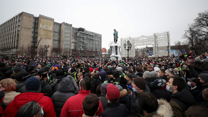 Росгвардейцы в Москве помогли найти потерявшуюся в толпе девочку