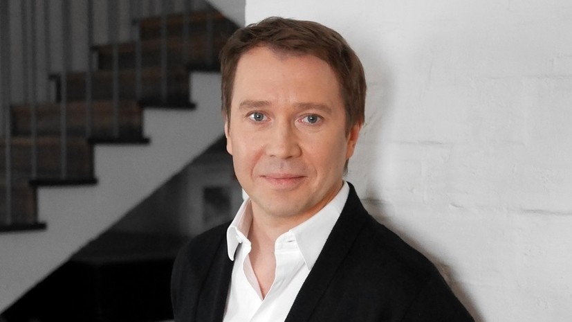 Евгений Миронов поздравил новых лауреатов «Золотого орла»