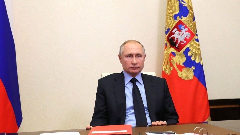 Путин поручил МИД провести переговоры с США по продлению ДСНВ