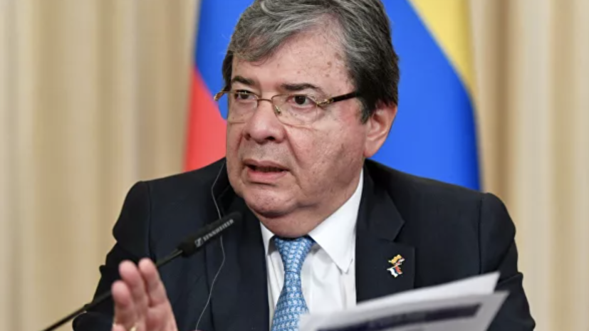 Министр обороны Колумбии умер от коронавируса