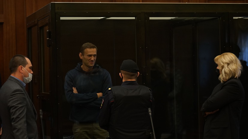 Реальный срок: суд приговорил Навального к 3,5 года тюремного заключения