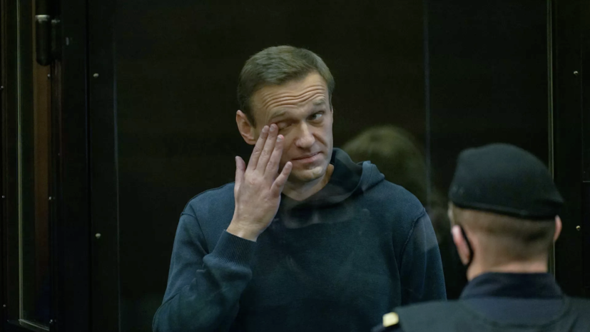 Захарова оценила сообщения о сотрудниках посольств на суде по Навальному