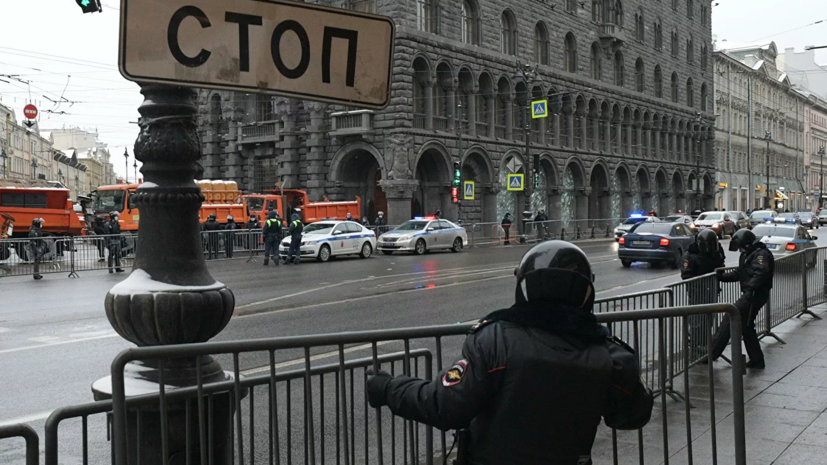 В центре Петербурга ограничили работу транспорта