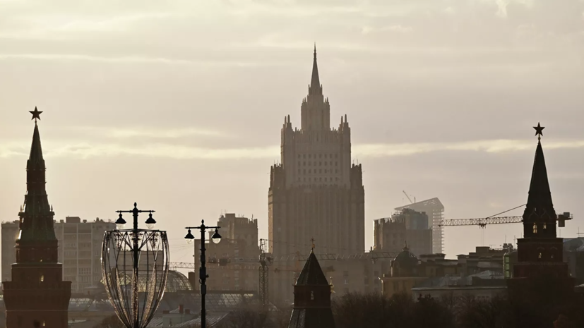 Захарова назвала вынужденной высылку трёх дипломатов из России