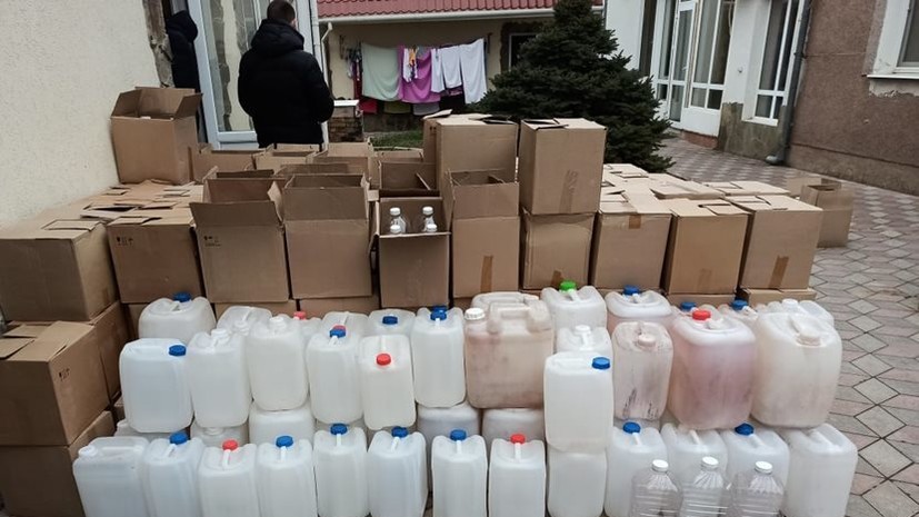 В Крыму возбуждено дело по факту производства суррогатного алкоголя В Крыму возбуждено дело по факту производства суррогатного алкоголя