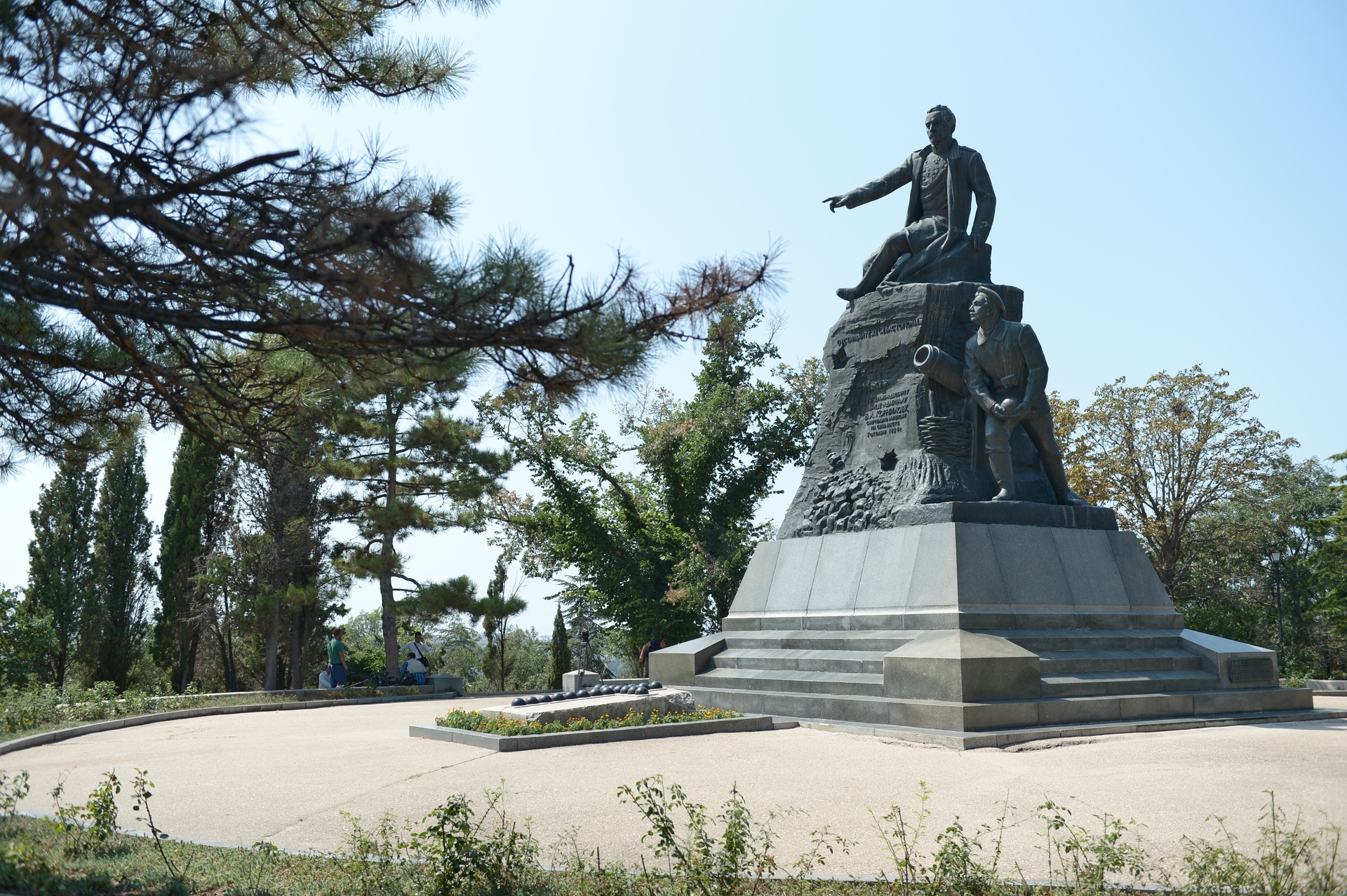 Памятники севастополя фото. Мемориальный комплекс Малахов Курган. Памятник Малахов Курган в Севастополе. Мемориал Малахов Курган Севастополь. Малахов Курган памятник Корнилову.