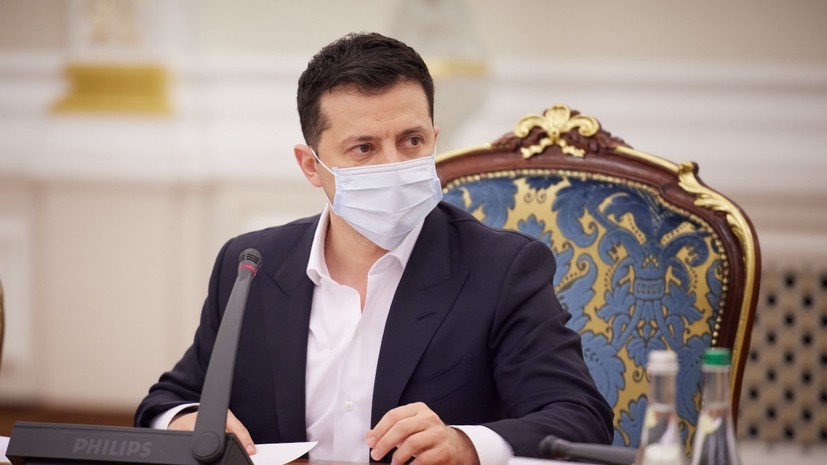 Зеленский публично сделает прививку от коронавируса