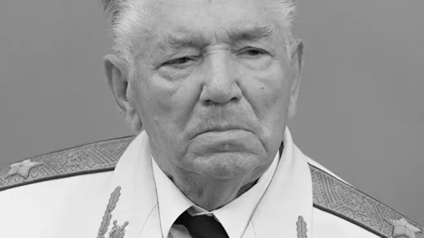 Умер экс-генпрокурор СССР Александр Сухарев Умер экс-генпрокурор СССР Александр Сухарев