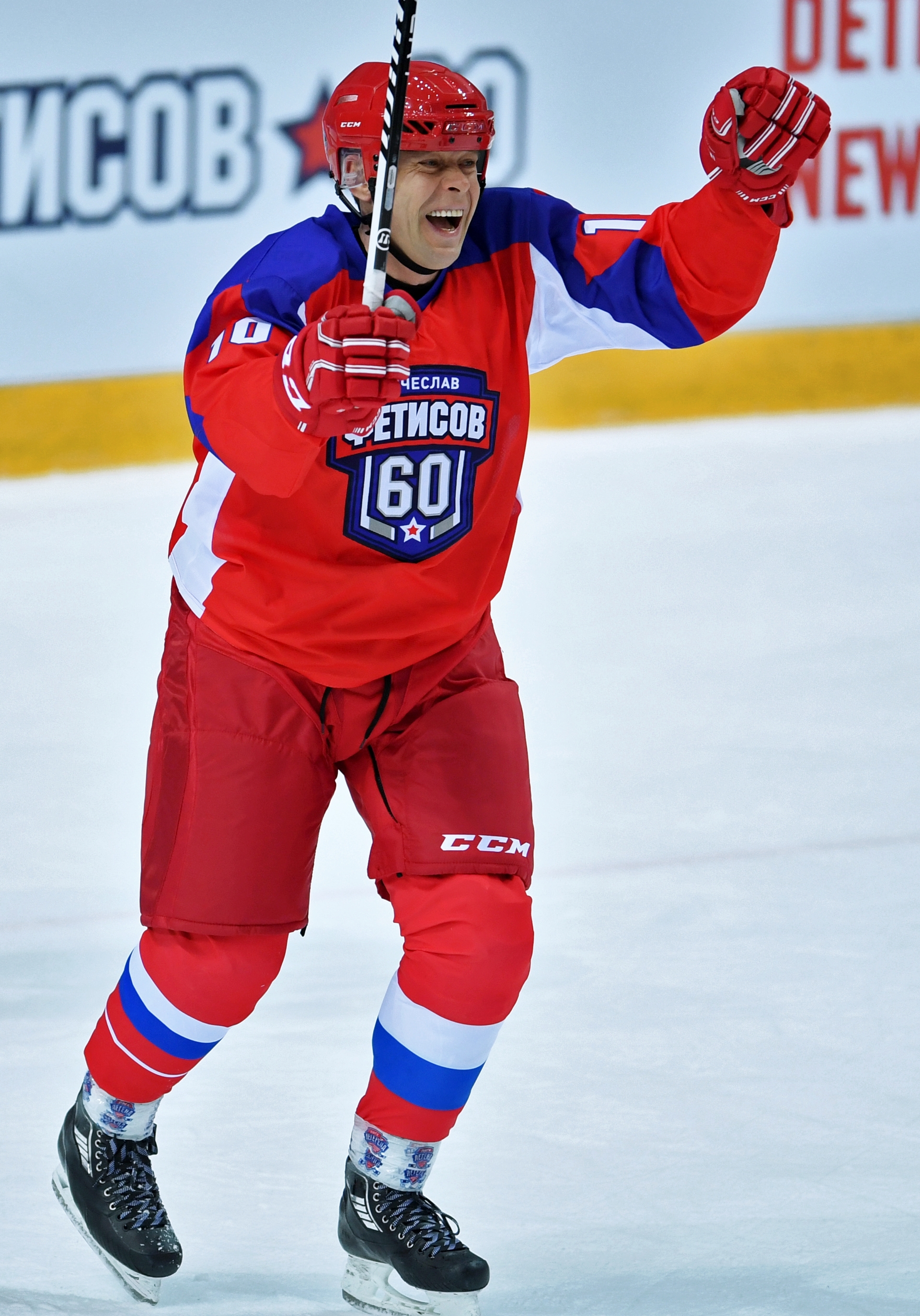 Pavel Bure Weds, Pavel Bure, a hockey legend, became a fami…