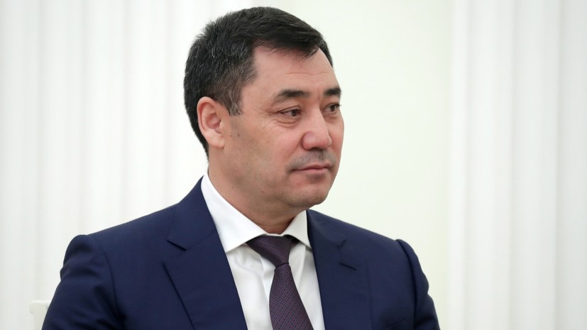 «Ядовитый свинец»: глава Киргизии предложил лечить коронавирус иссык-кульским корнем