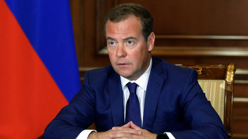 Угрозы Медведчуку обострят политическое слабоумие Киева, заявил Медведев